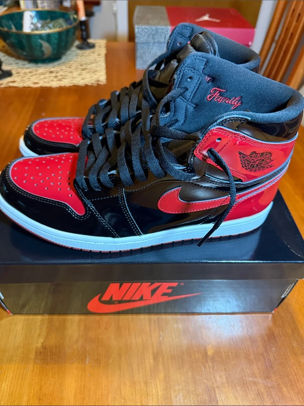 Air Jordan 1 Retro High OG Patent Bred Size 11 EUC